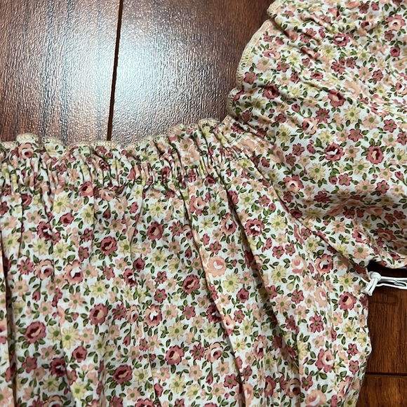 Floral top - Picture 2 of 3